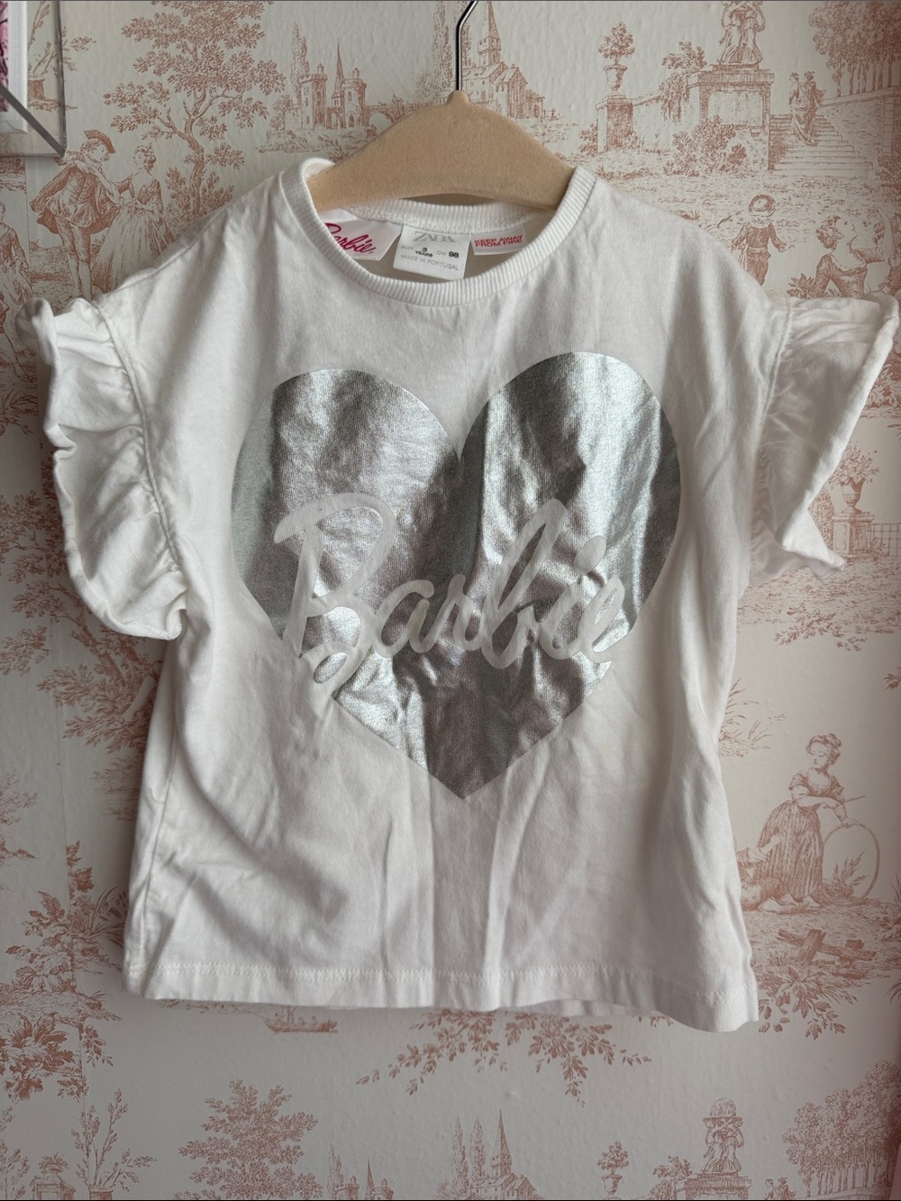 Zara Kids White Tee with Silver Heart Graphic. Size 3t